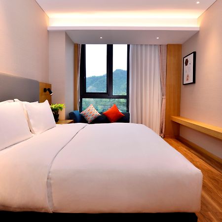 Holiday Inn Express Luanchuan By Ihg Exterior photo