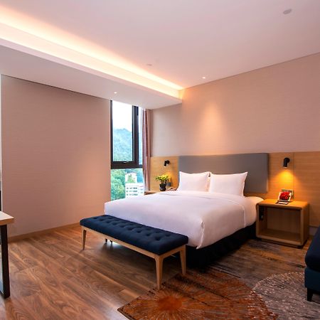 Holiday Inn Express Luanchuan By Ihg Exterior photo