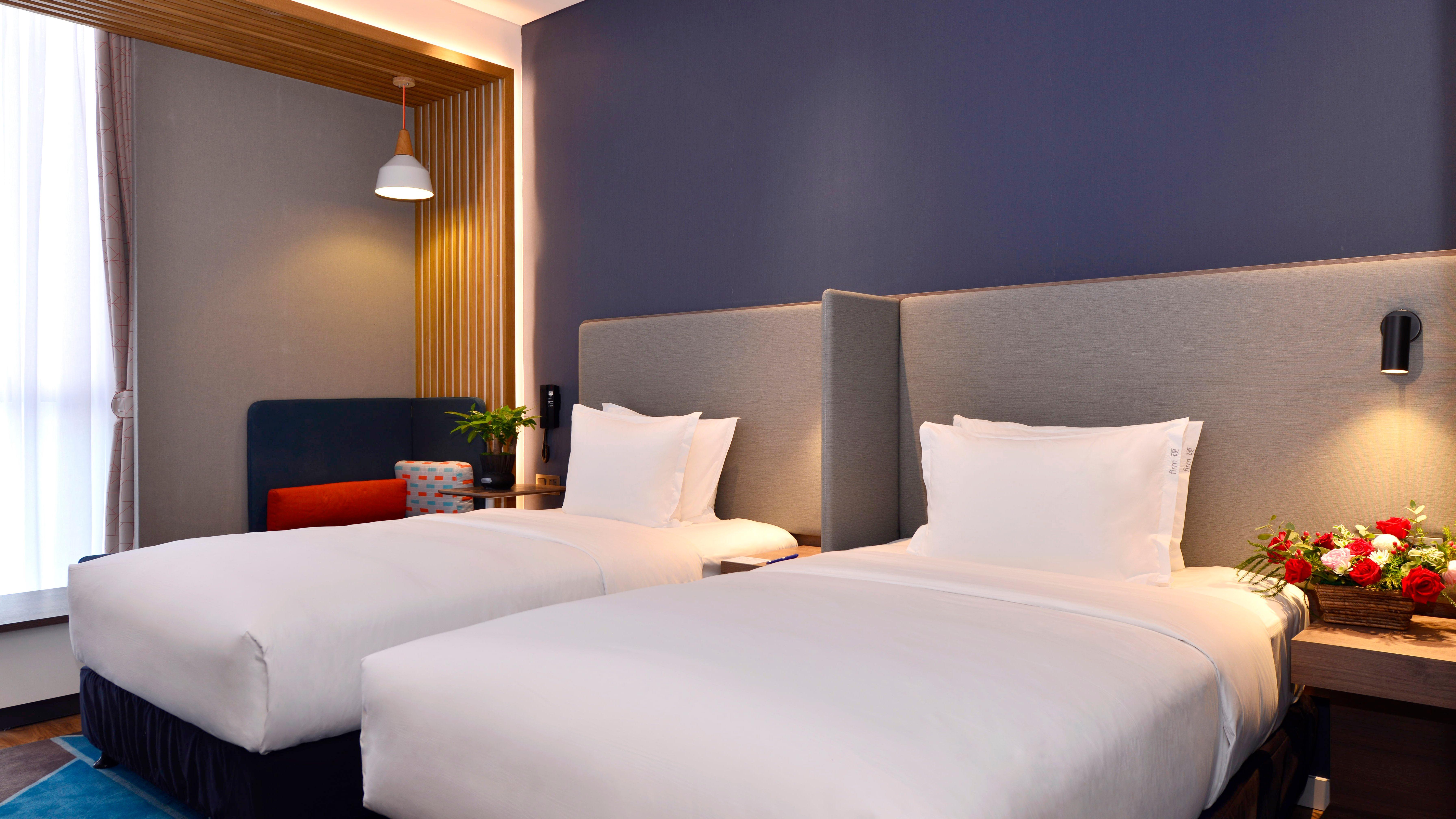 Holiday Inn Express Luanchuan By Ihg Exterior photo