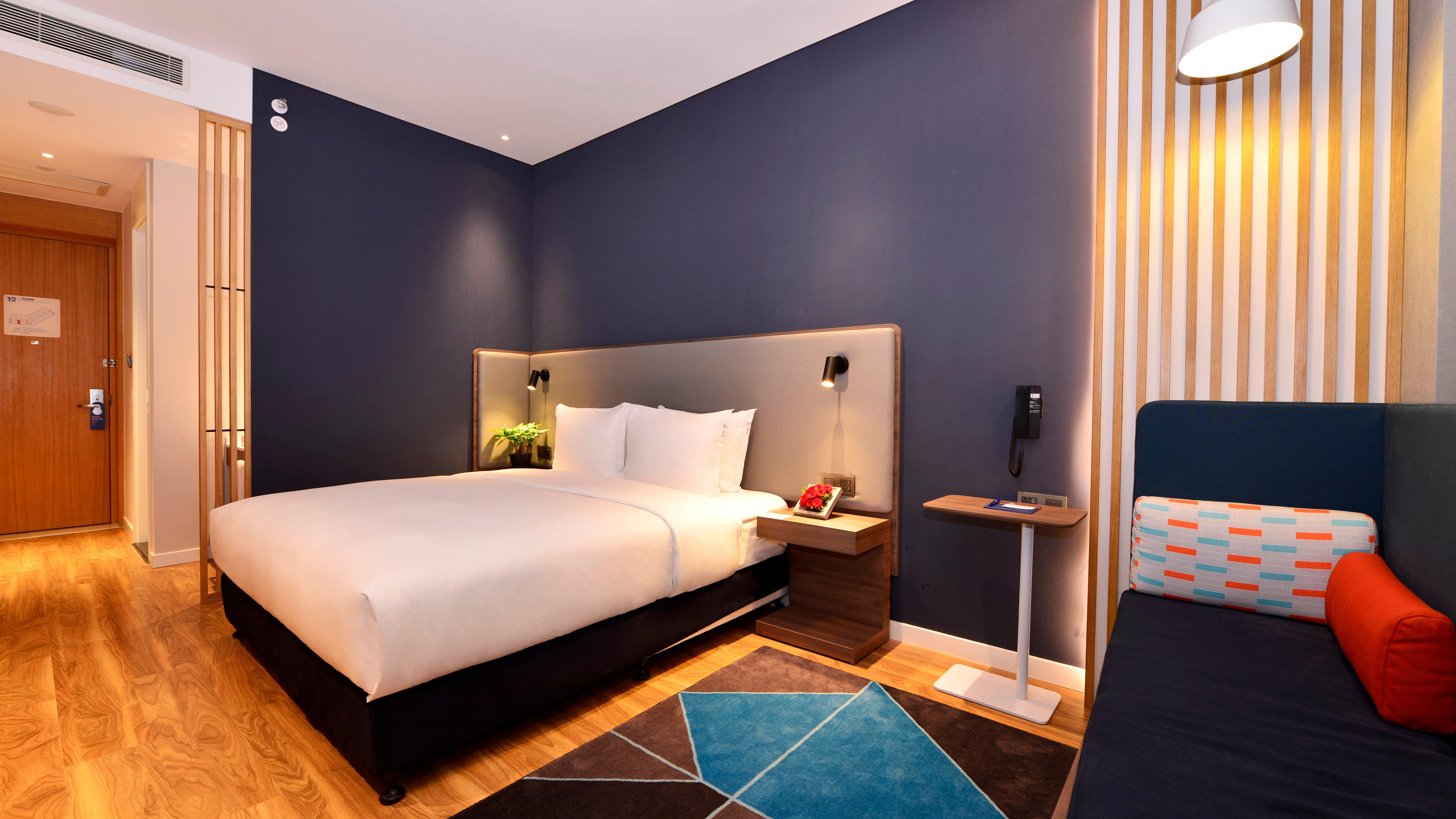 Holiday Inn Express Luanchuan By Ihg Exterior photo