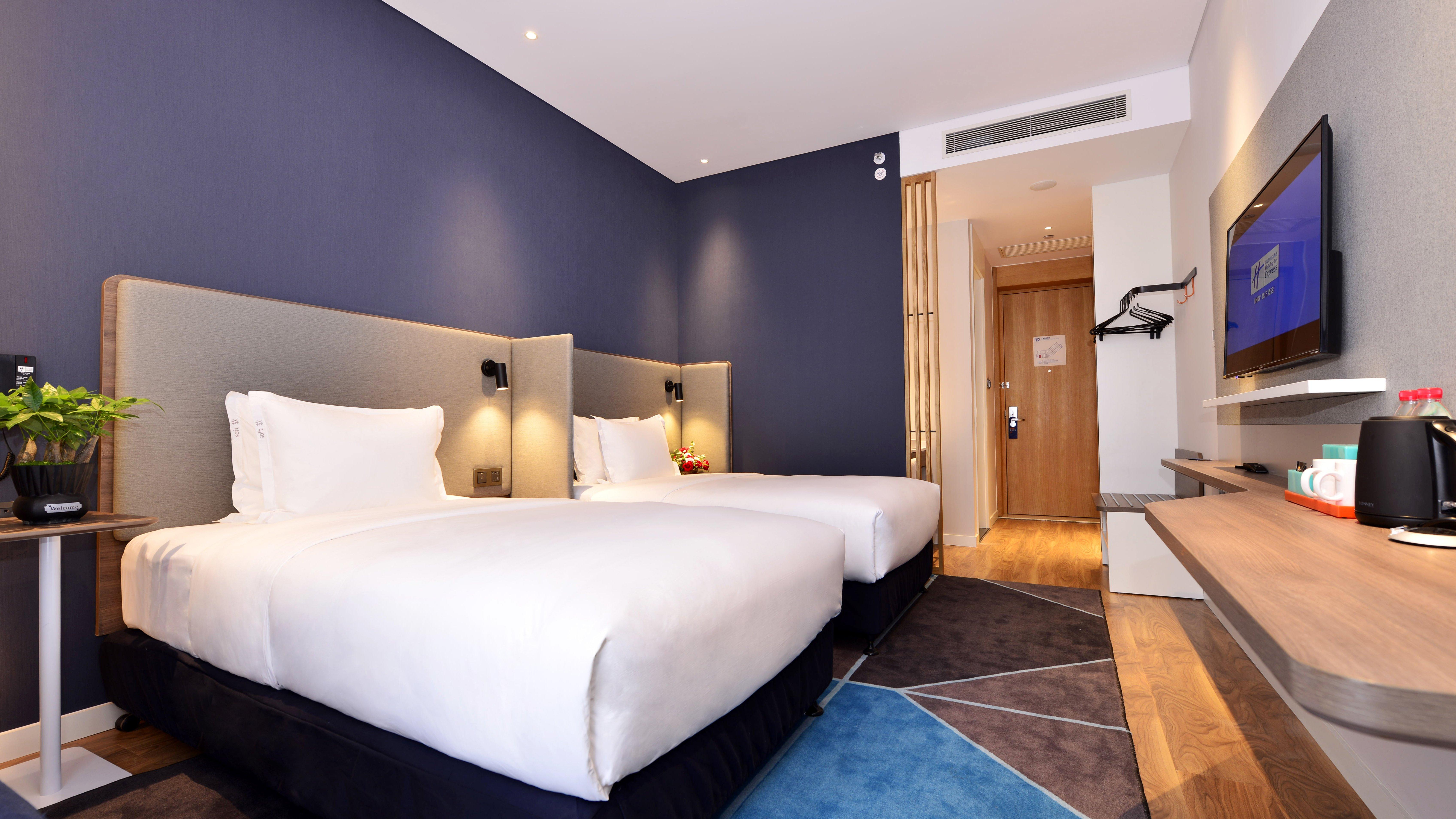 Holiday Inn Express Luanchuan By Ihg Exterior photo