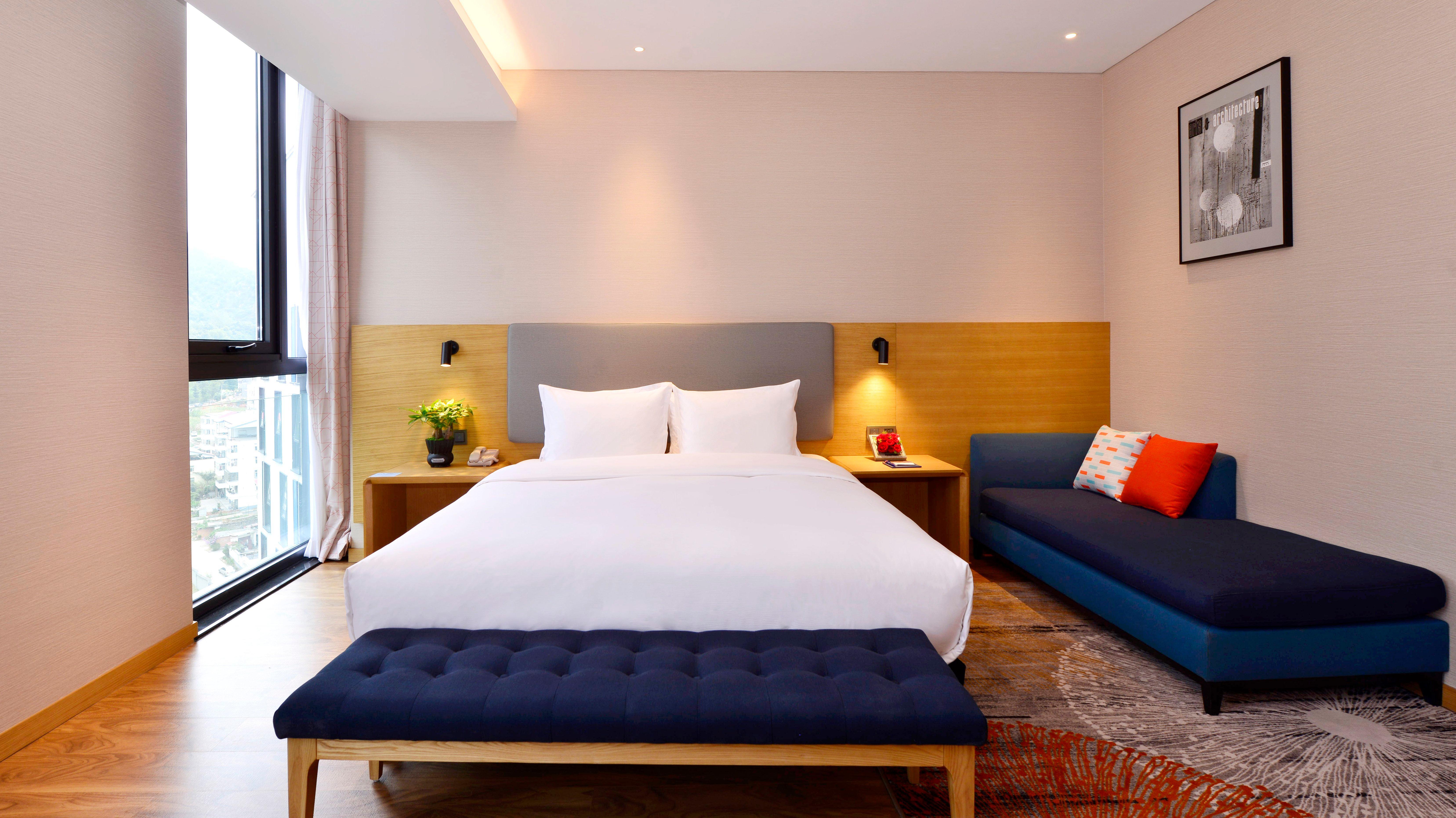 Holiday Inn Express Luanchuan By Ihg Exterior photo