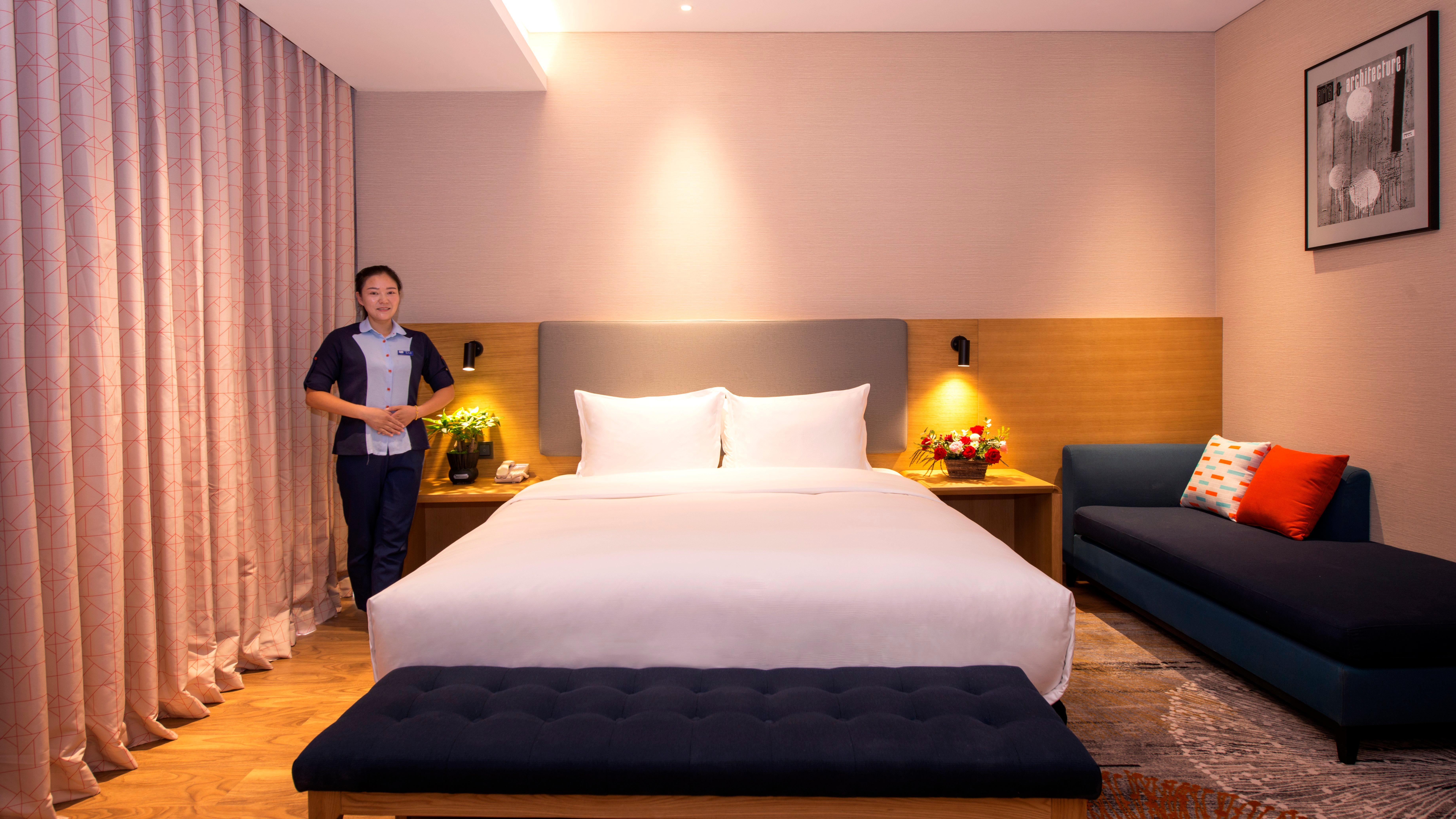 Holiday Inn Express Luanchuan By Ihg Exterior photo