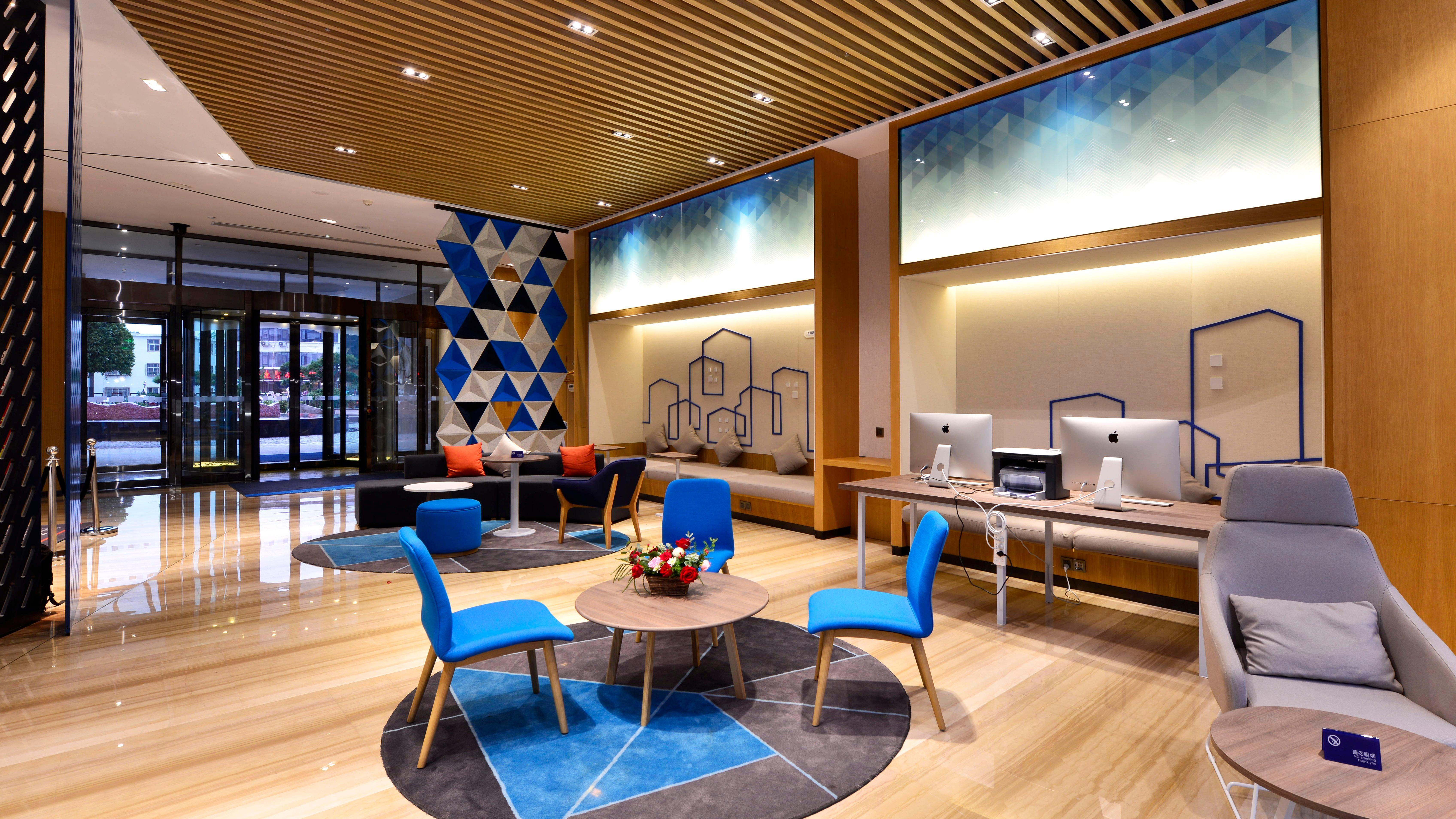 Holiday Inn Express Luanchuan By Ihg Exterior photo