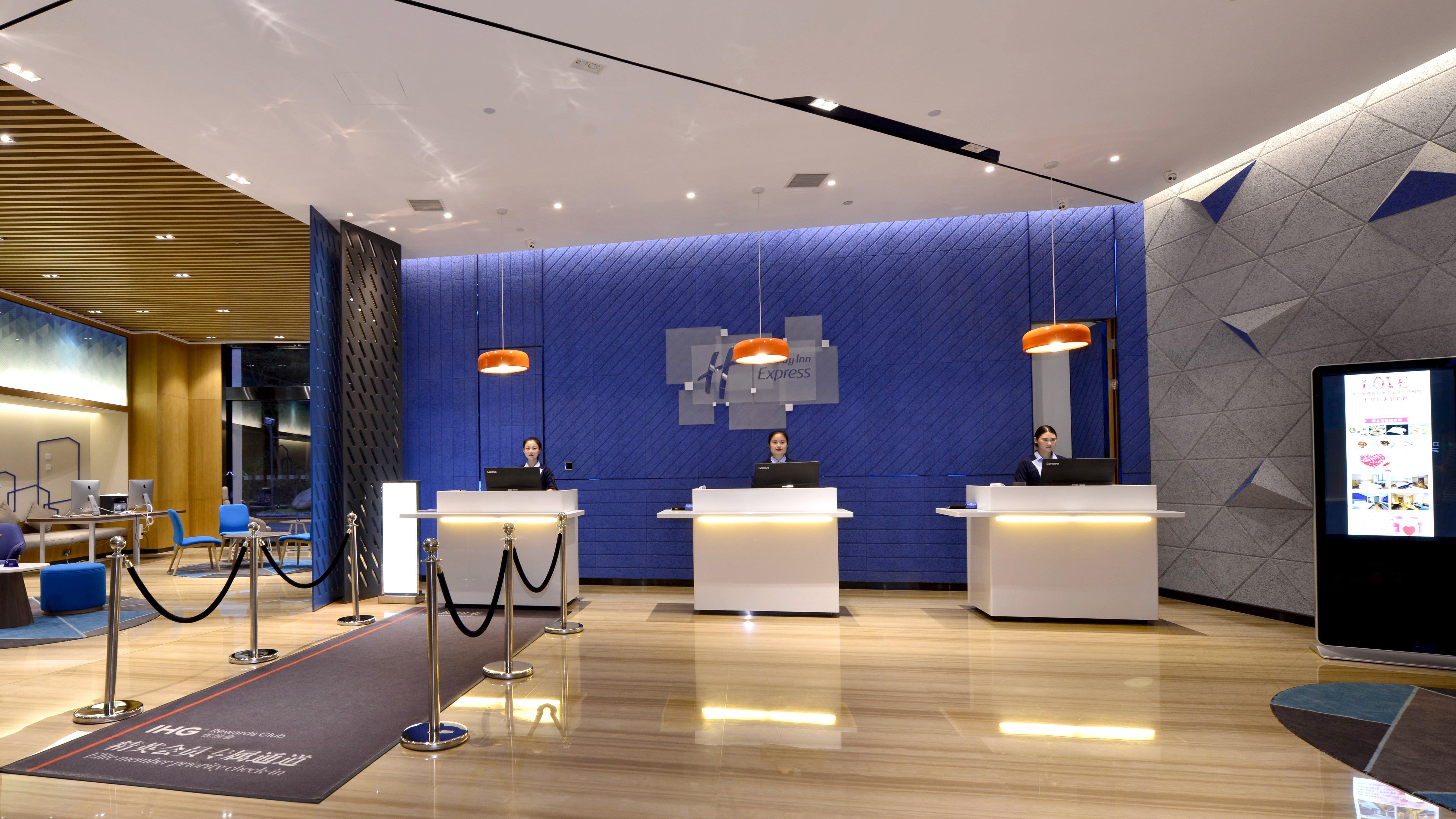 Holiday Inn Express Luanchuan By Ihg Exterior photo