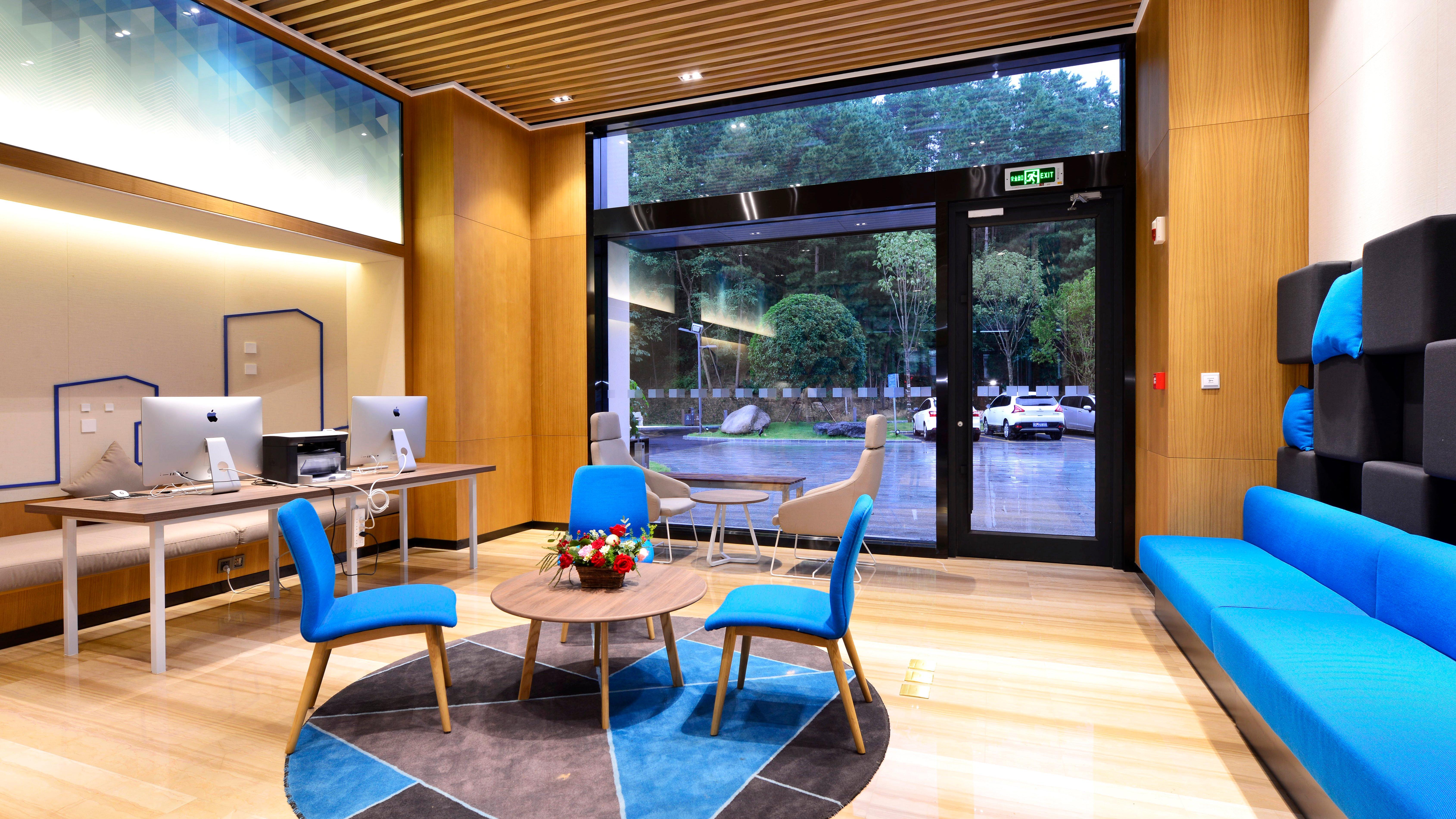 Holiday Inn Express Luanchuan By Ihg Exterior photo