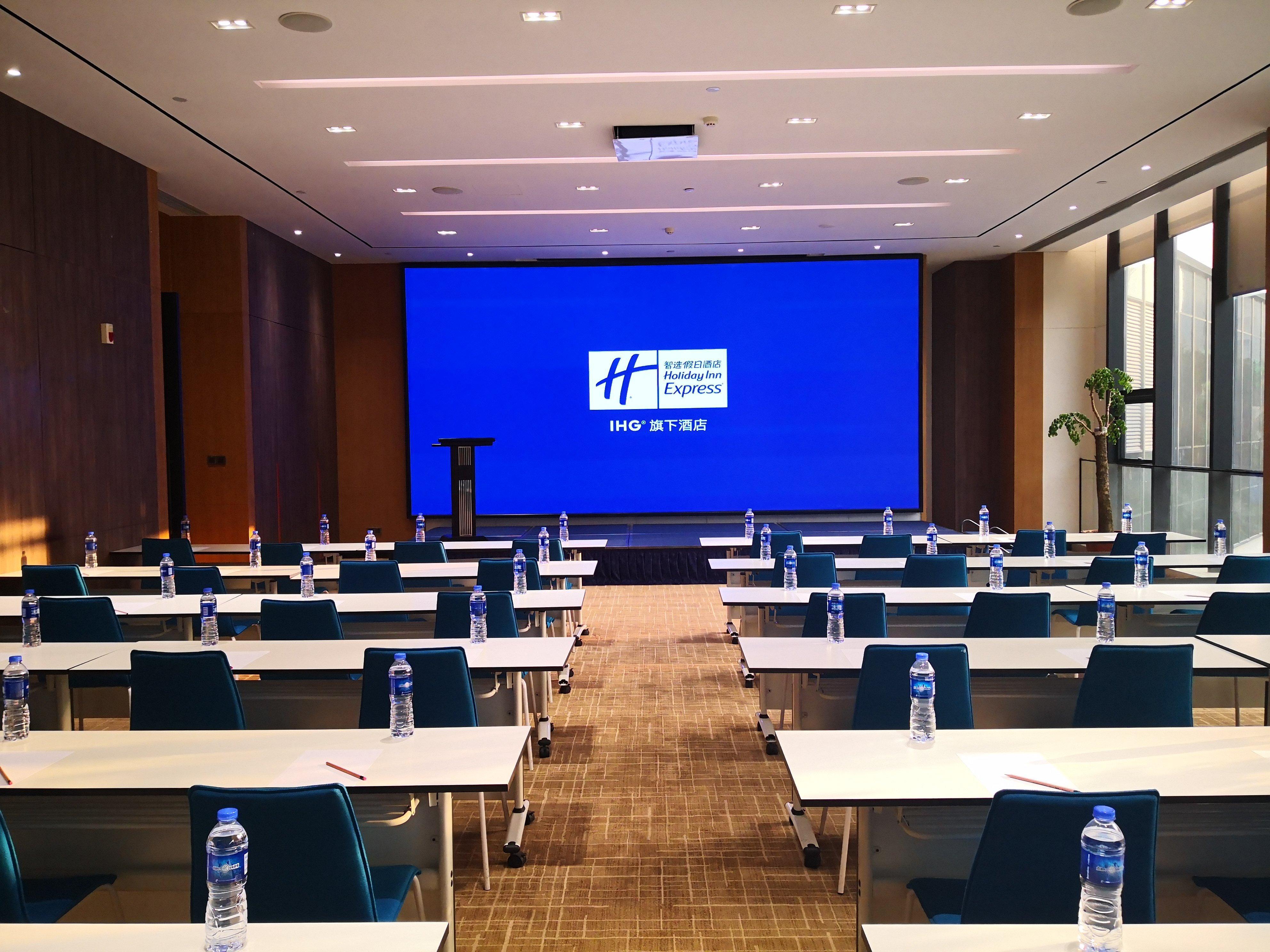 Holiday Inn Express Luanchuan By Ihg Exterior photo