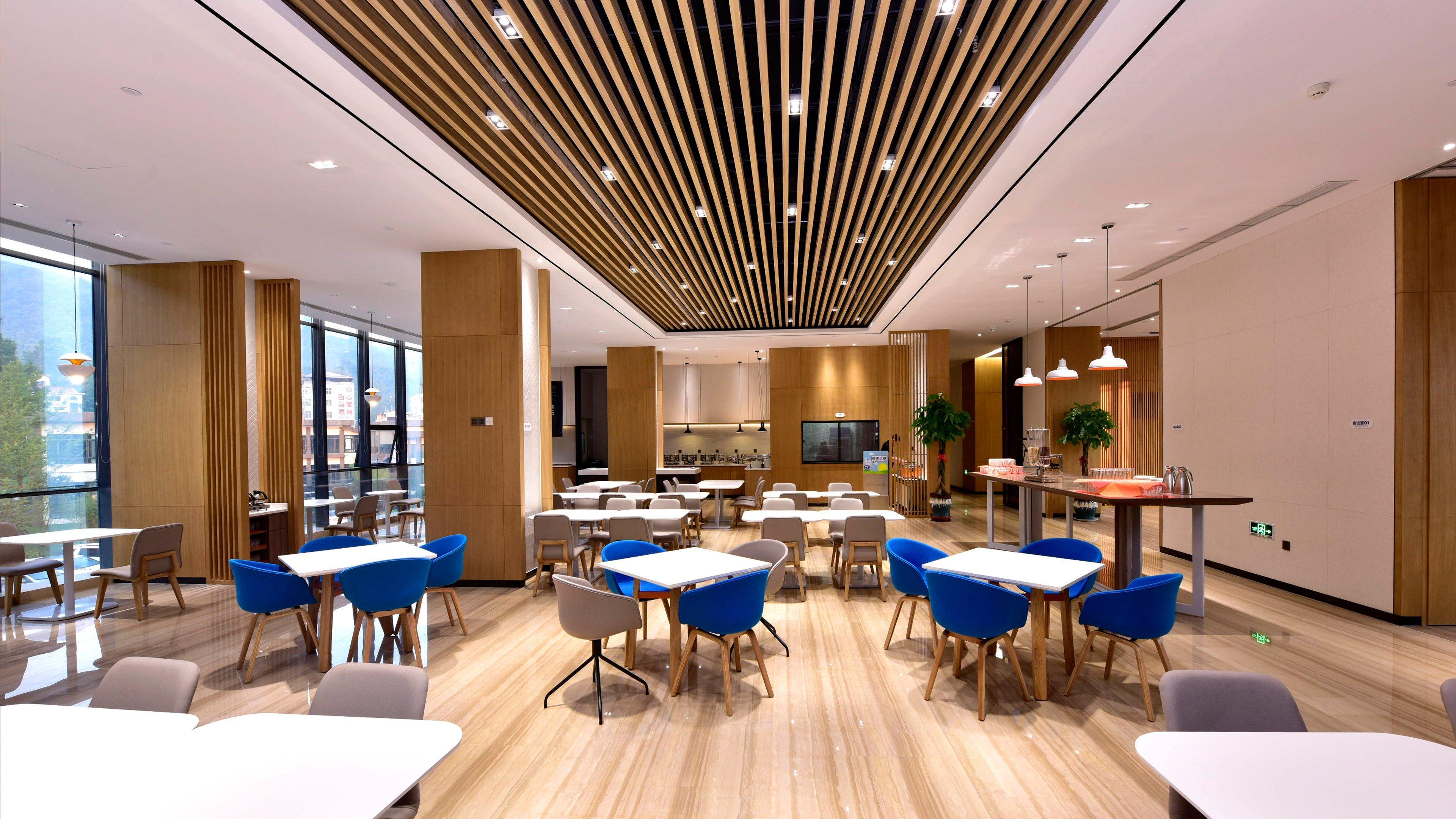 Holiday Inn Express Luanchuan By Ihg Exterior photo