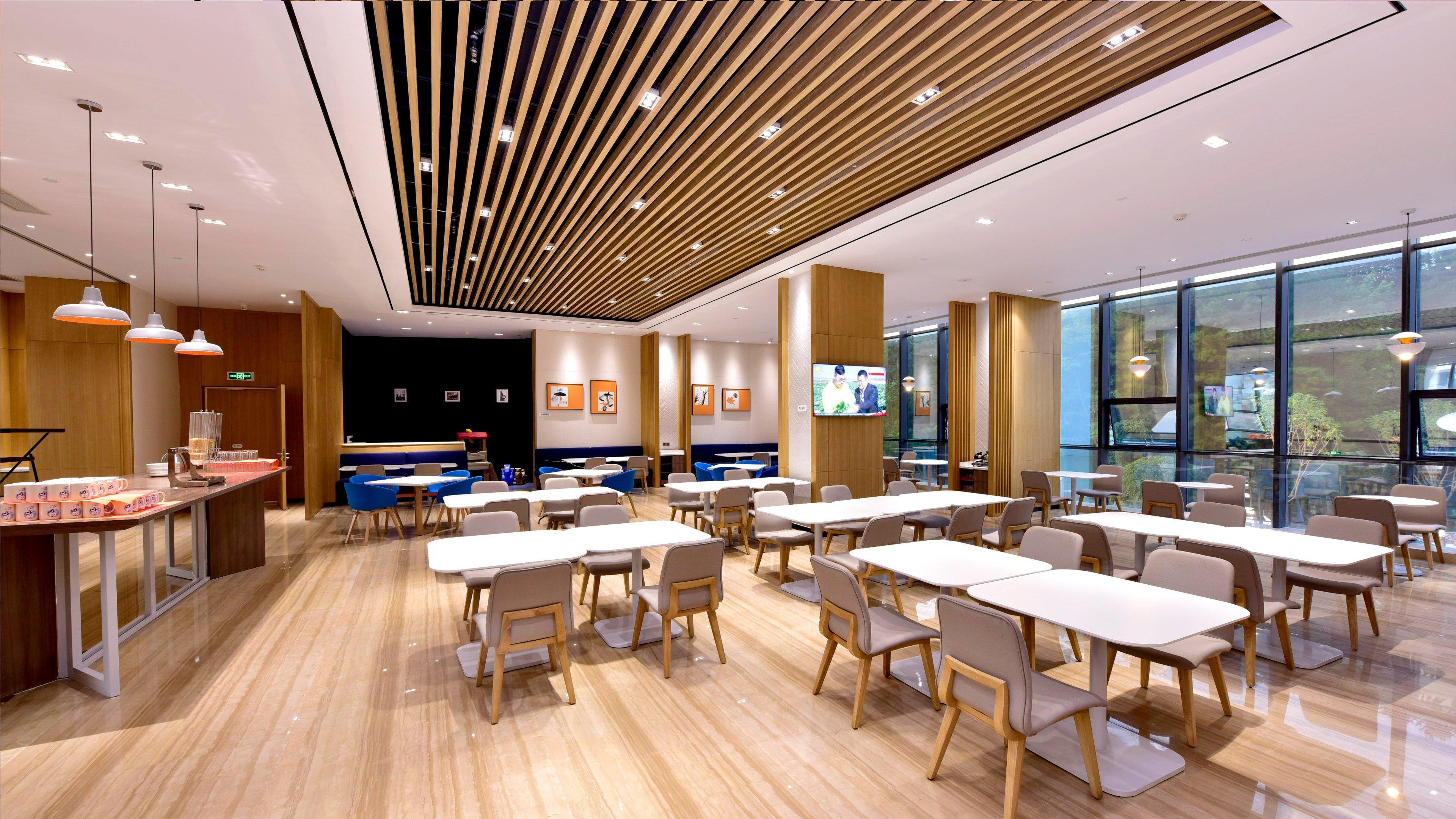 Holiday Inn Express Luanchuan By Ihg Exterior photo