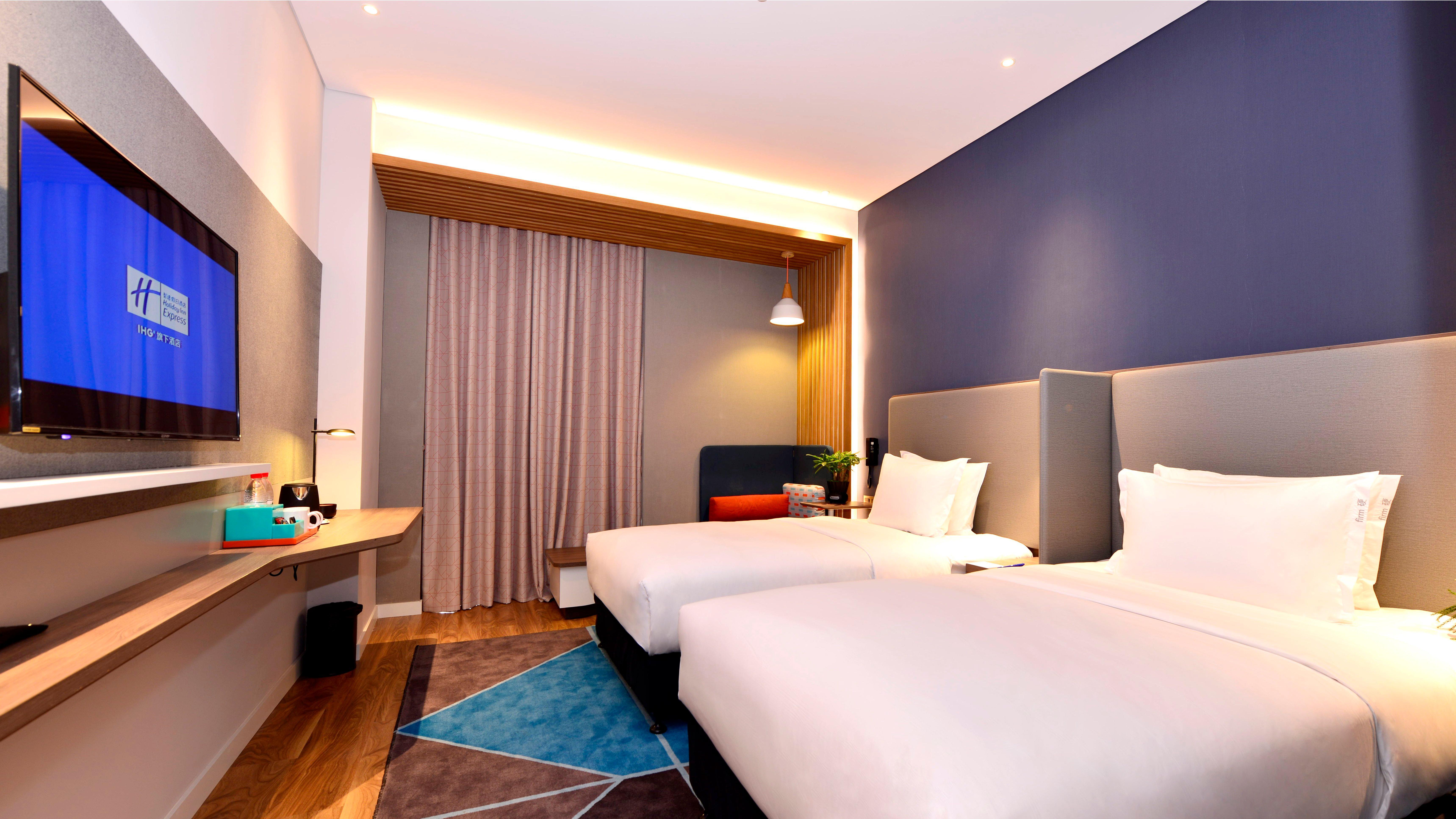Holiday Inn Express Luanchuan By Ihg Exterior photo