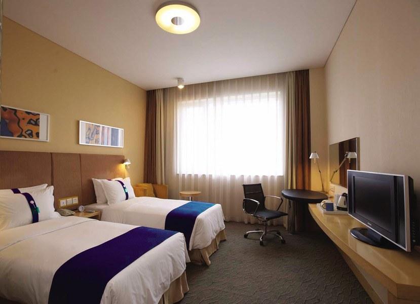 Holiday Inn Express Luanchuan By Ihg Exterior photo